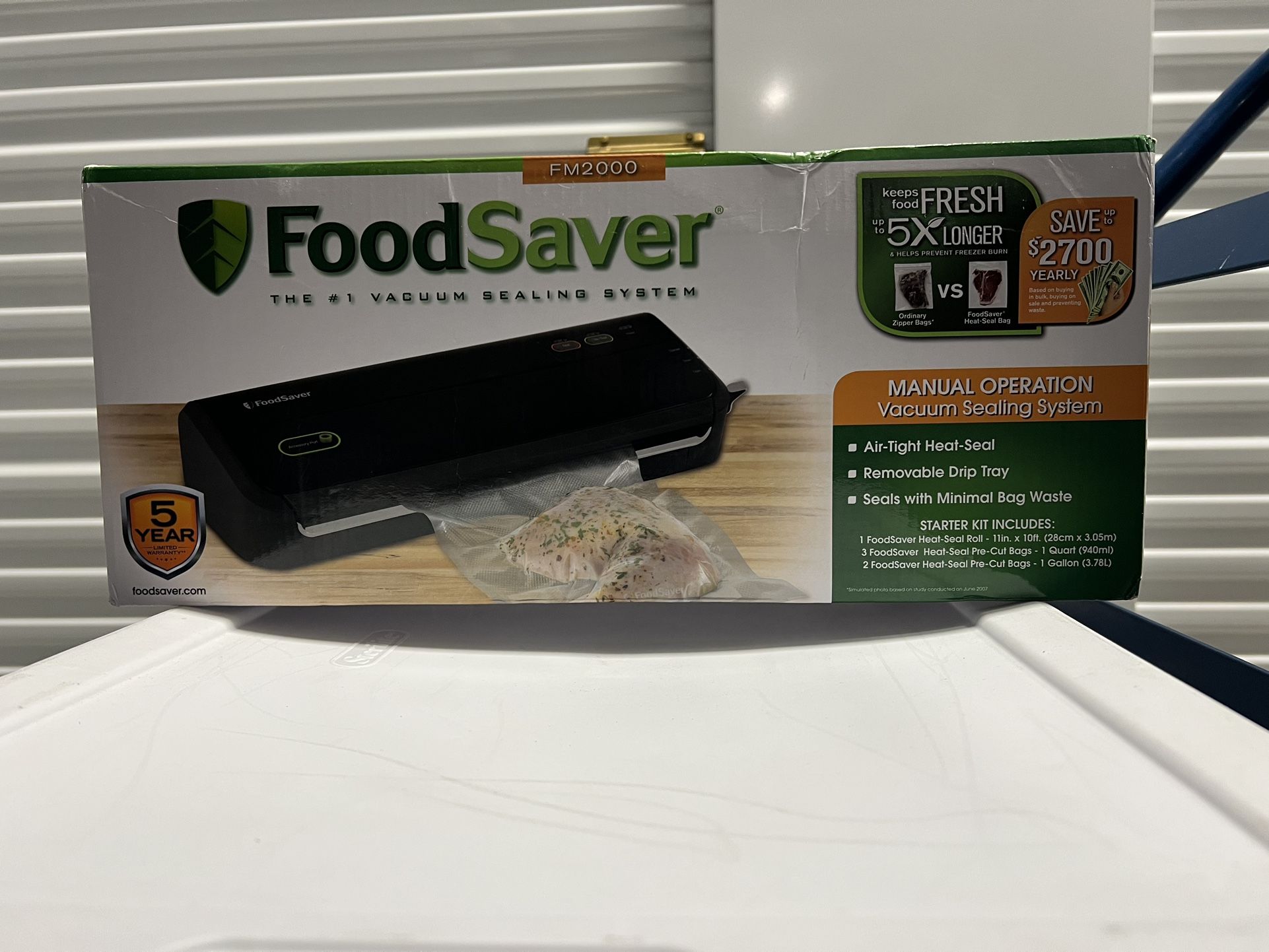 FoodSaver Vacuum Sealing System Machine FM2000