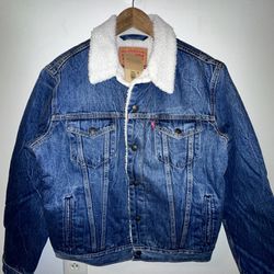 New with tags Levi’s sherpa jacket S 