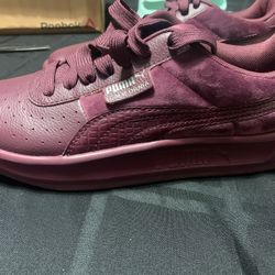 Size 8.5 Woman’s Puma 