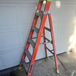 Louisville 6ft Fiberglass Ladder