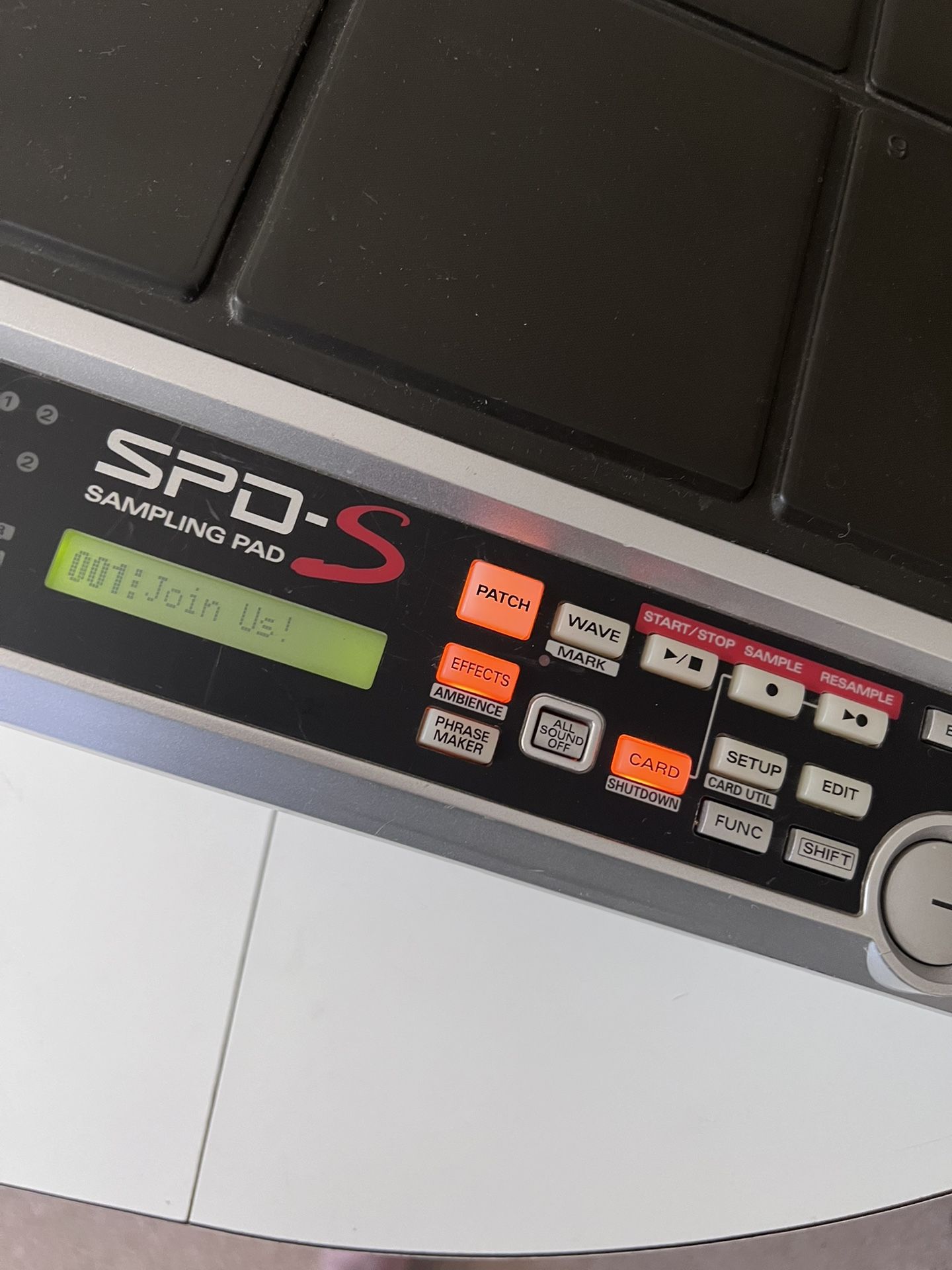 SPDS from Roland in good condition, everything works well comes with the manual