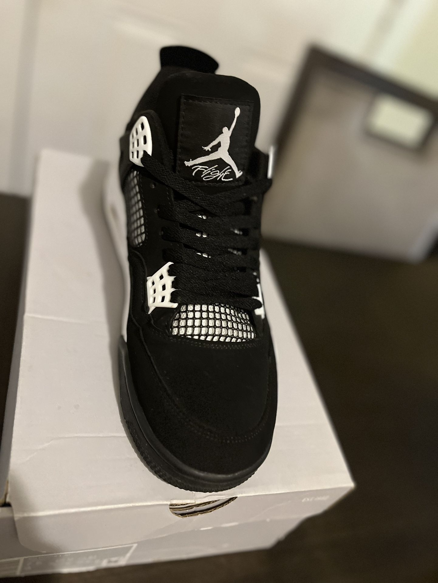 Air Jordan 4 Retro White Thunder