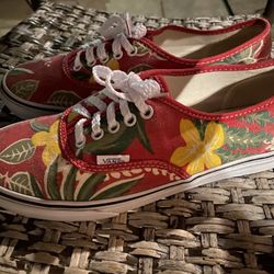 Women’s Vans Size 8 In Beautiful Conditions