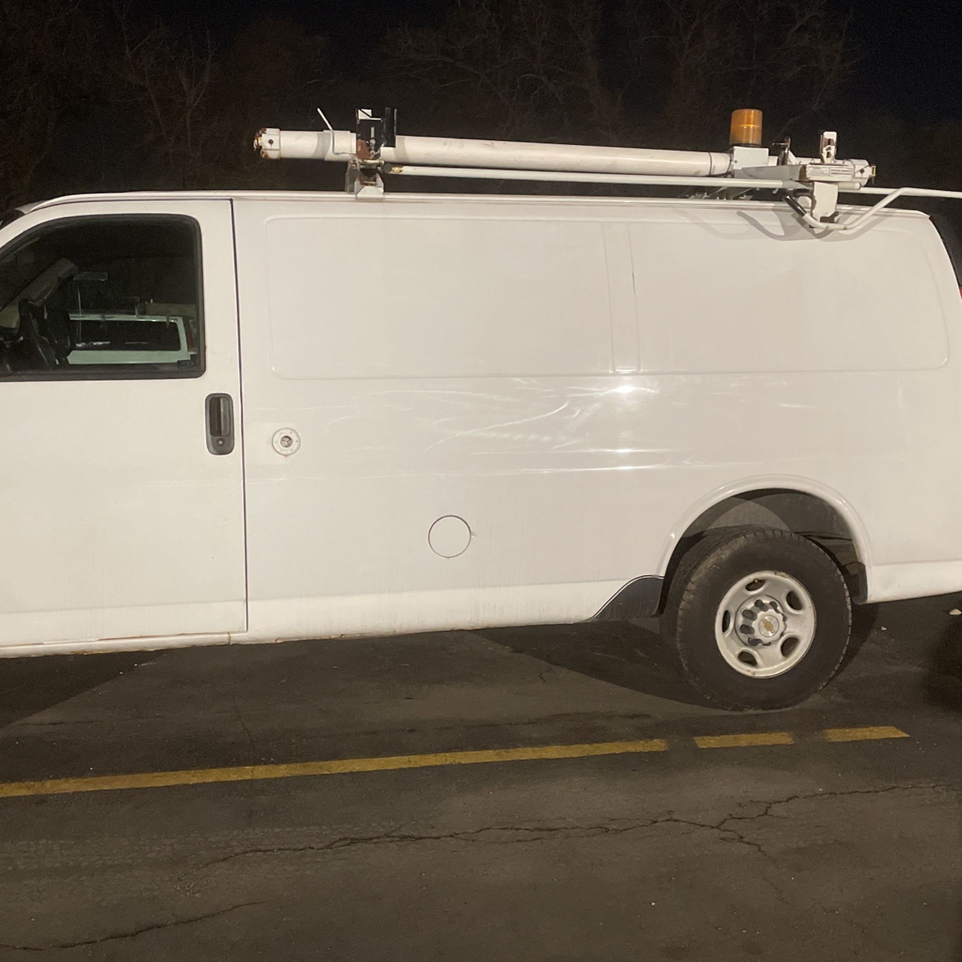 Chevy Express Van 