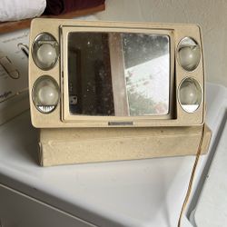 Vintage Makeup Mirror With Lights