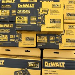 DEWALT ATOMIC 20V MAX* 3/8 in. Cordless Impact Wrench with Hog Ring Anvil 
