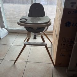 360 Munchkin High Chair 