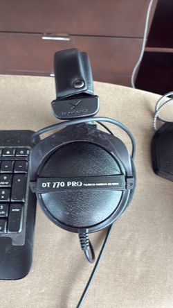 Beyerdynamic DT 770 Pro Studio Headphones – Excellent Condition