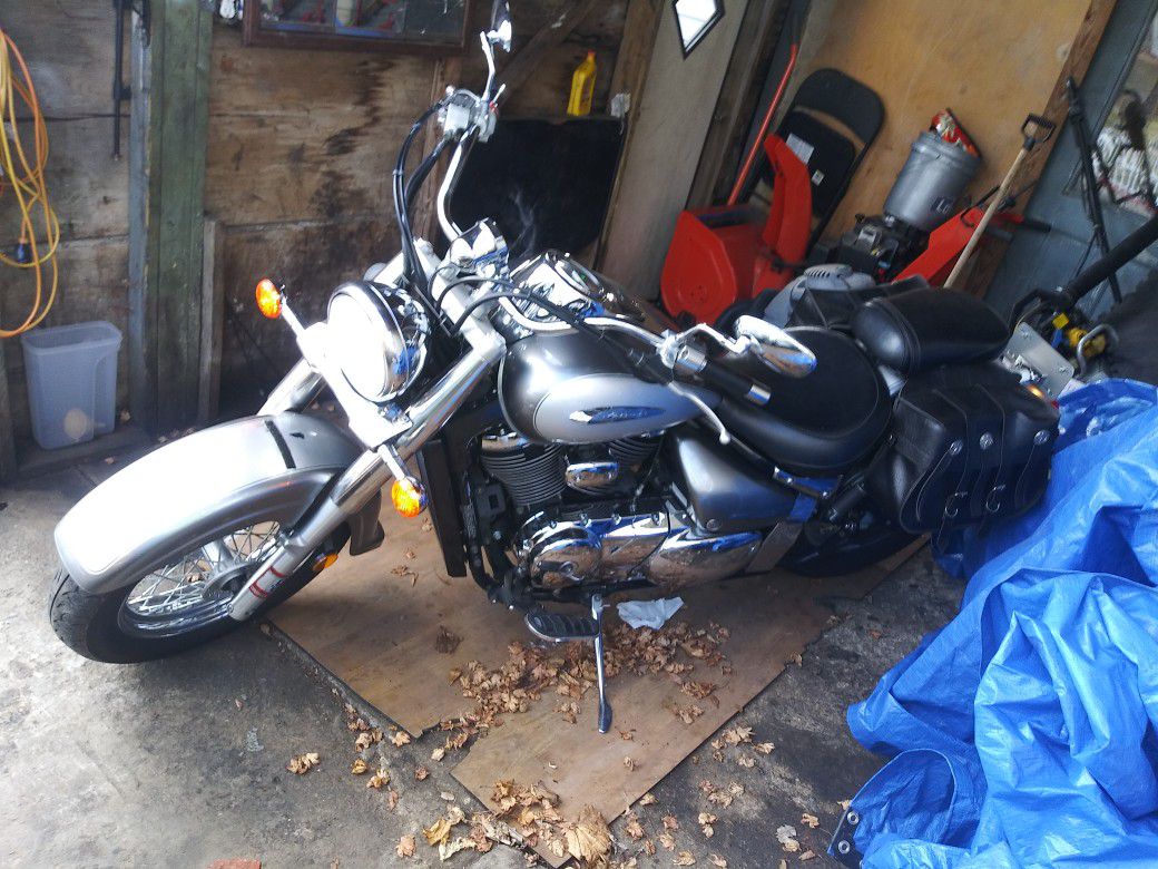 2000 suzuki valousa intruder comes with extra factory mufflers and motorcycle jack