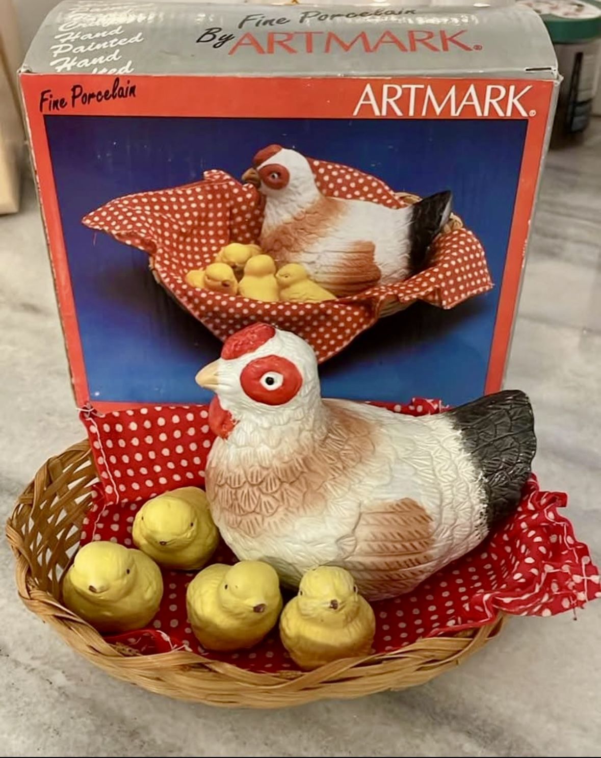 NIB 1993 Vintage porcelain Hen Chicken With Chicks In Woven Basket