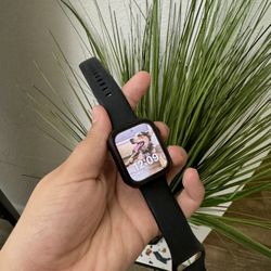 Apple Watch 41 mm Series 7 (GPS + Cellular)