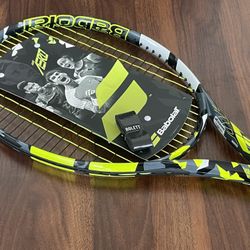Babolat Pure Aero 100 tennis racquet, 300g, Grip 2 (4 1/4"). Strung