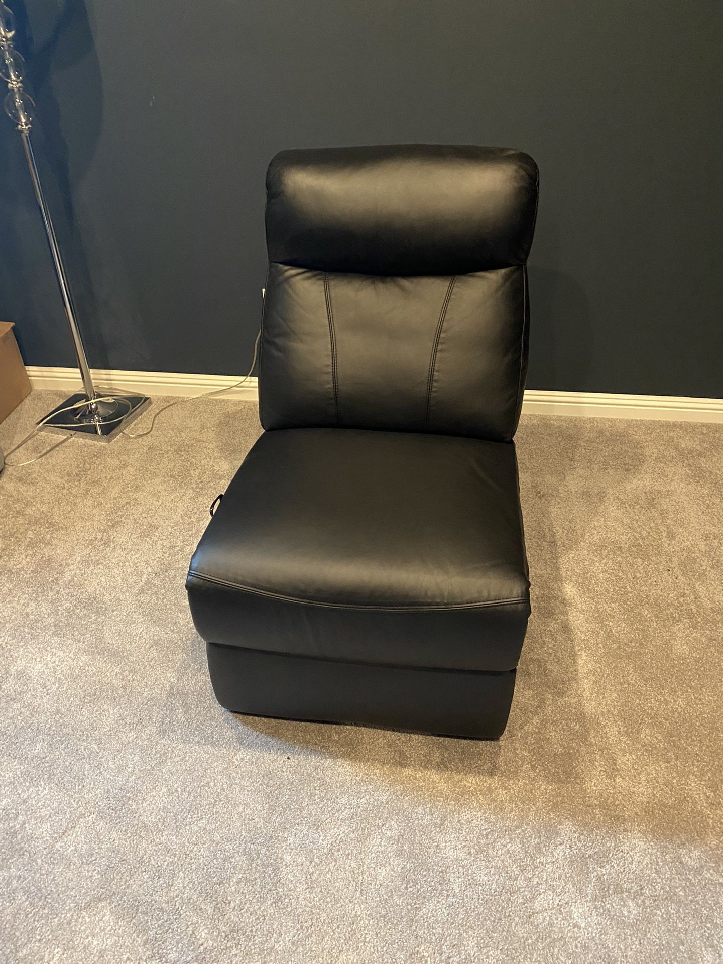 Seatcraft "Rialto" Theater Chair (Armless)
