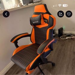 Streaming gaming chair