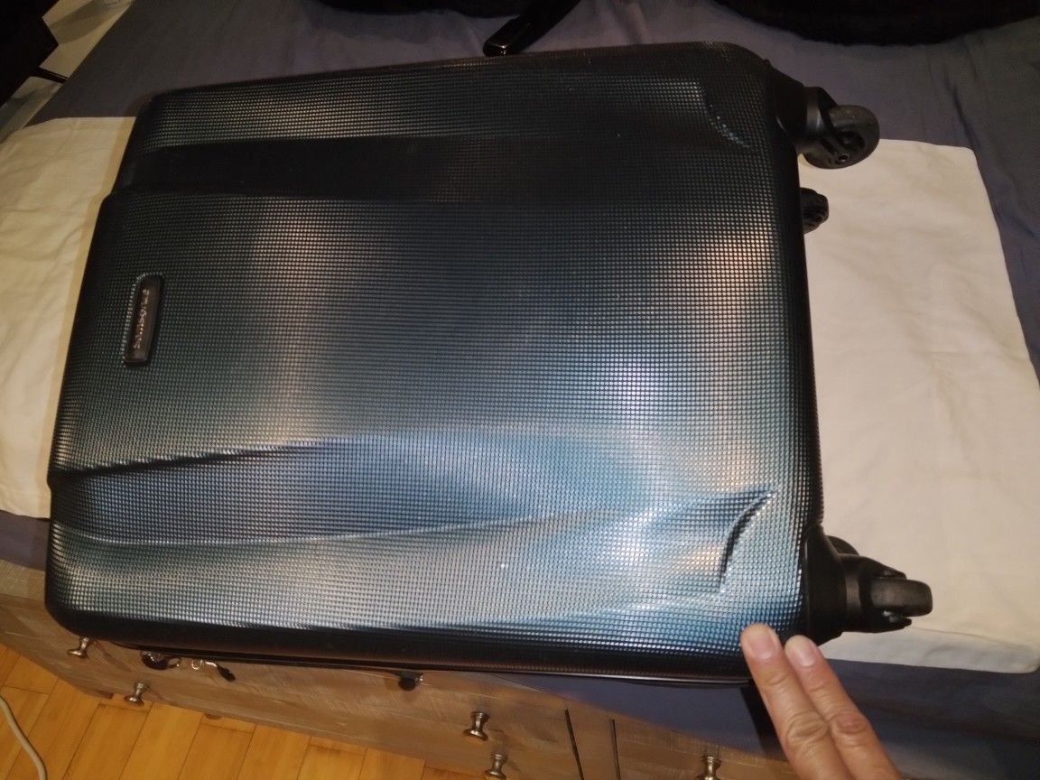 Samsonite green hard case