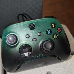 Razer Wireless Controller & Charging Station.