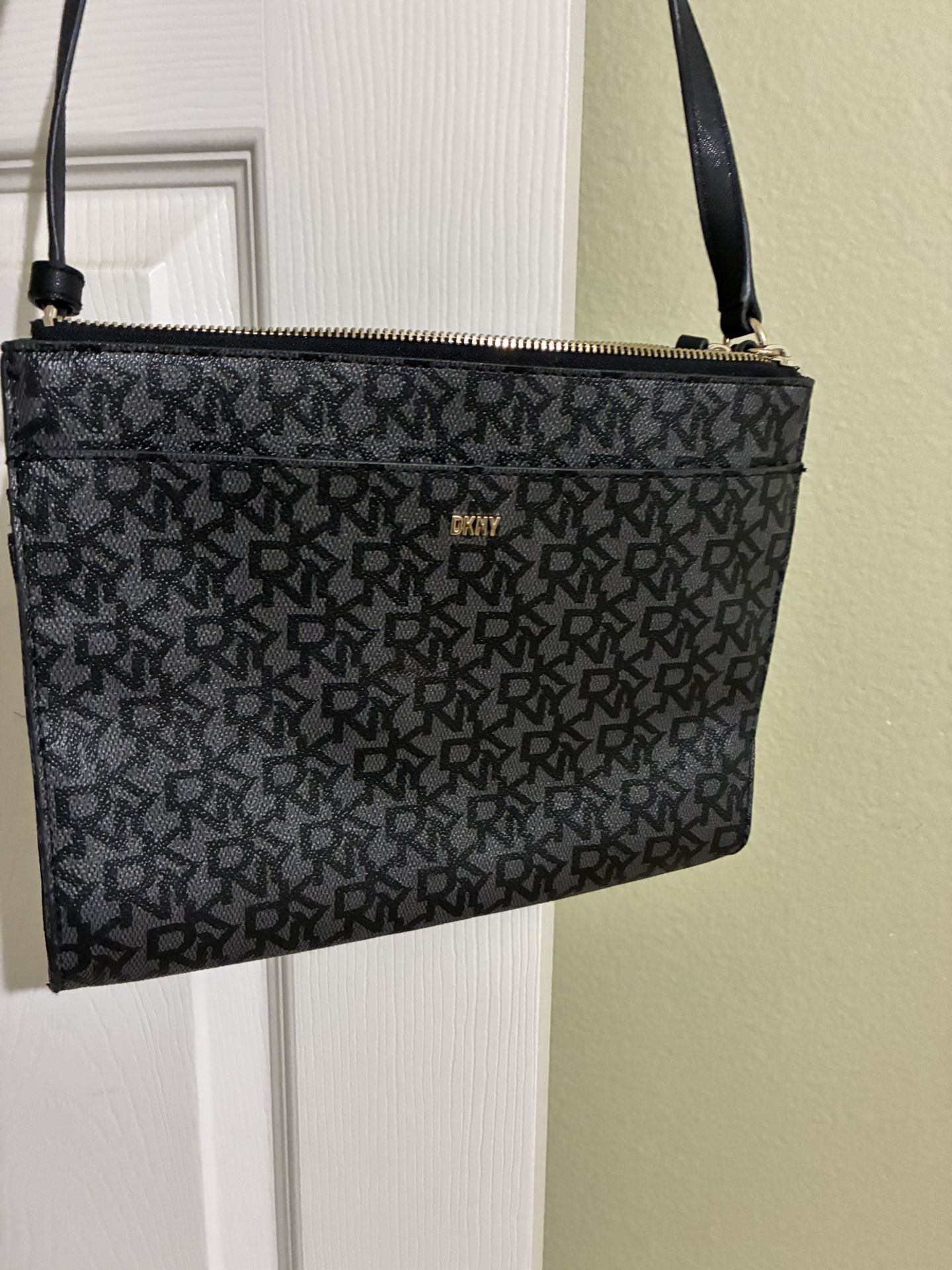 DKNY HANDBAG… Happy Halloween 🎃
