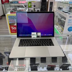 MACBOOK PRO 15 INCHES 2016 256GB