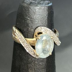14 K Yellow Gold Aquamarine And Diamonds Ring 