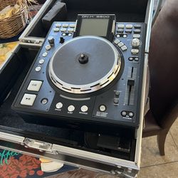 DJ Denon DJ-hs5500 With Case Excellent Condition 