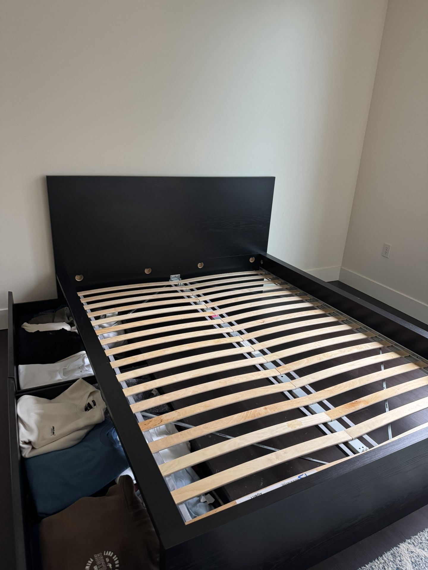 Sofa, Dining Set, Bed, Rug, Lamps, Table