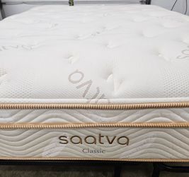 Like New! Queen Saatva Classic Plush Mattress - Delivery Available