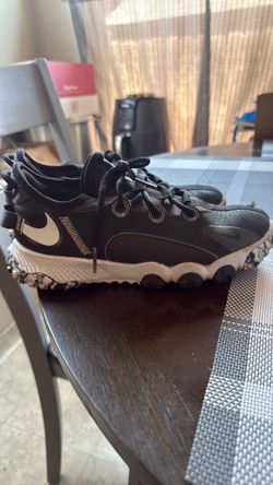 Nike baseball turf shoes 4y