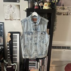 80s Patch Ready Levis Cutoff Denim Jacket