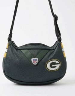 Pro-FAN-ity by Littlearth Green Bay Packers Crossbody Bag. Approximately Size: 11" X 6" X 2.5".