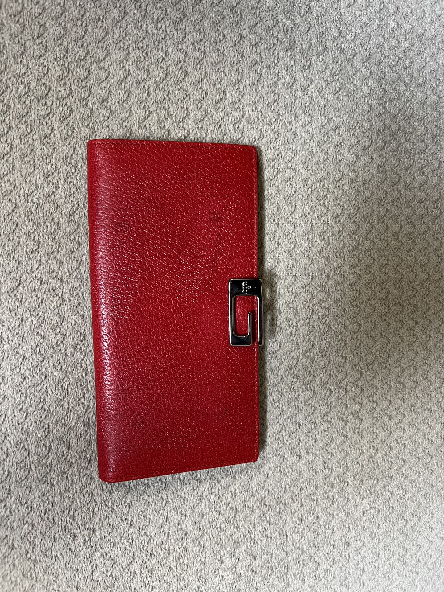 Gucci red leather wallet with square silver G clasp 