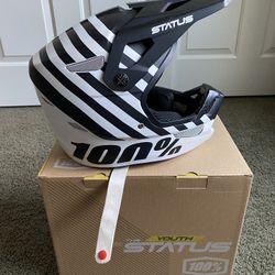 Size S 100% Status Full Face Helmet