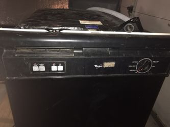 Maytag dishwasher good shape.