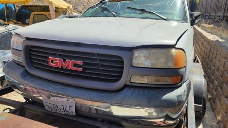 Gmc grill assembly
