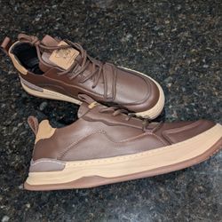 Men's casual leather shoes