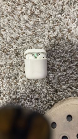 AirPods