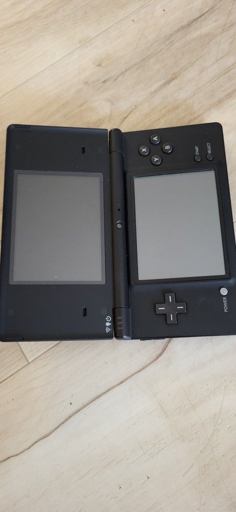 Black Nintendo DSi system with over 1000 DS games!!