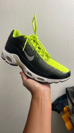 Nike Air Max Plus TN SE Volt Spray Paint 