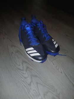 Baseball cleats