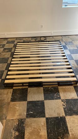 Platform queen size bed