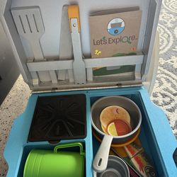 Melissa and Doug camp let’s explore set