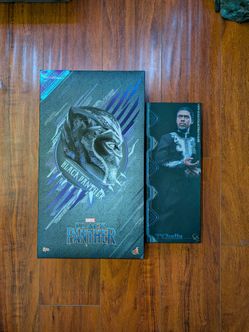 Hot Toys Black Panther set