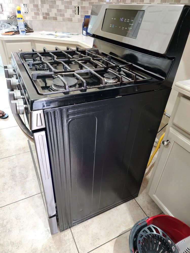 LG GAS STOVE for Sale in Clermont, FL OfferUp