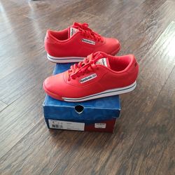 Red Reebok Classic - W. Size 8
