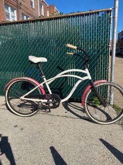 Hello Kitty Cruiser