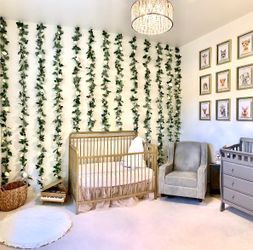 Gold metal crib + Organic mattress