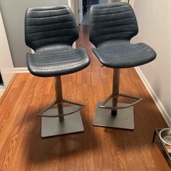 swivel bar stool 