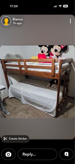 Twin beds 🛏️