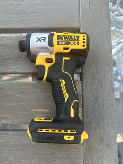 New 20v Dewalt Xr Brushless Impact Driver Only