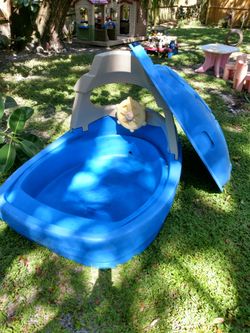 Little Tikes Tuggy the Tug Boat Sandbox Pool for Sale in Saint