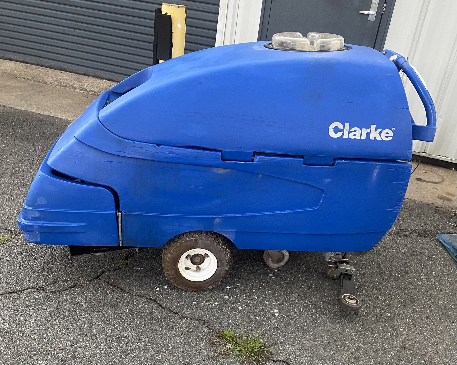 Auto floor Scrubber CLARKE FOCUS 28" 24V Battery Powered